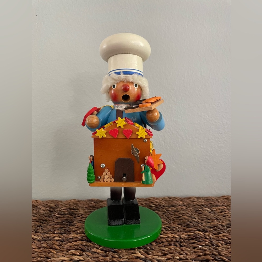 Vintage steinbach german smoker music box